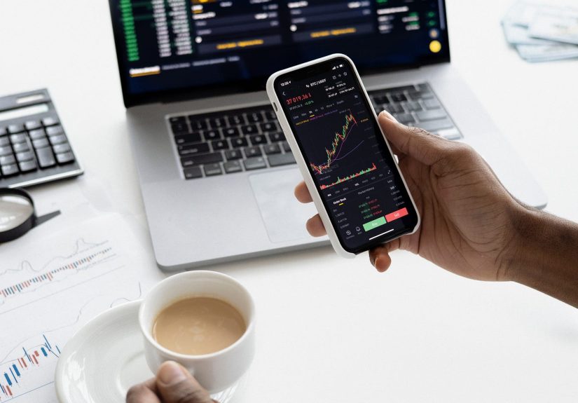 8 features to make your stock market journey easy with the MO Riise app